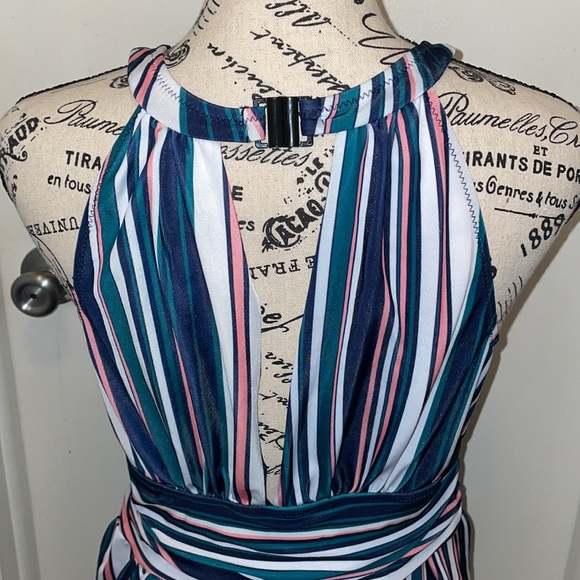 COPY - BBATHING SUIT TOP -SIZE 10- MULTI STRIPES -HALTER NECK WITH BACK OPENING- - Picture 4 of 6